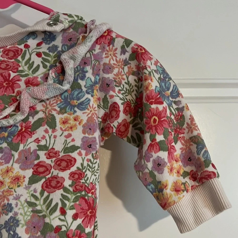 $8 ADD‎ ON H&M Baby Cotton Floral Sweatshirt 6M 3-6M zara top shirt tee Baby Gap